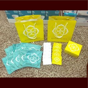 Kendra Scott dust bag